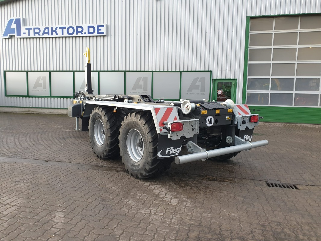 Fliegl HKL 22 - Alat/ Oprema: slika Fliegl HKL 22 - Alat/ Oprema Fliegl HKL 22 - Alat/ Oprema: slika Fliegl HKL 22 - Alat/ Oprema