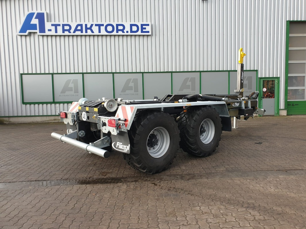 Fliegl HKL 22 - Alat/ Oprema: slika Fliegl HKL 22 - Alat/ Oprema Fliegl HKL 22 - Alat/ Oprema: slika Fliegl HKL 22 - Alat/ Oprema