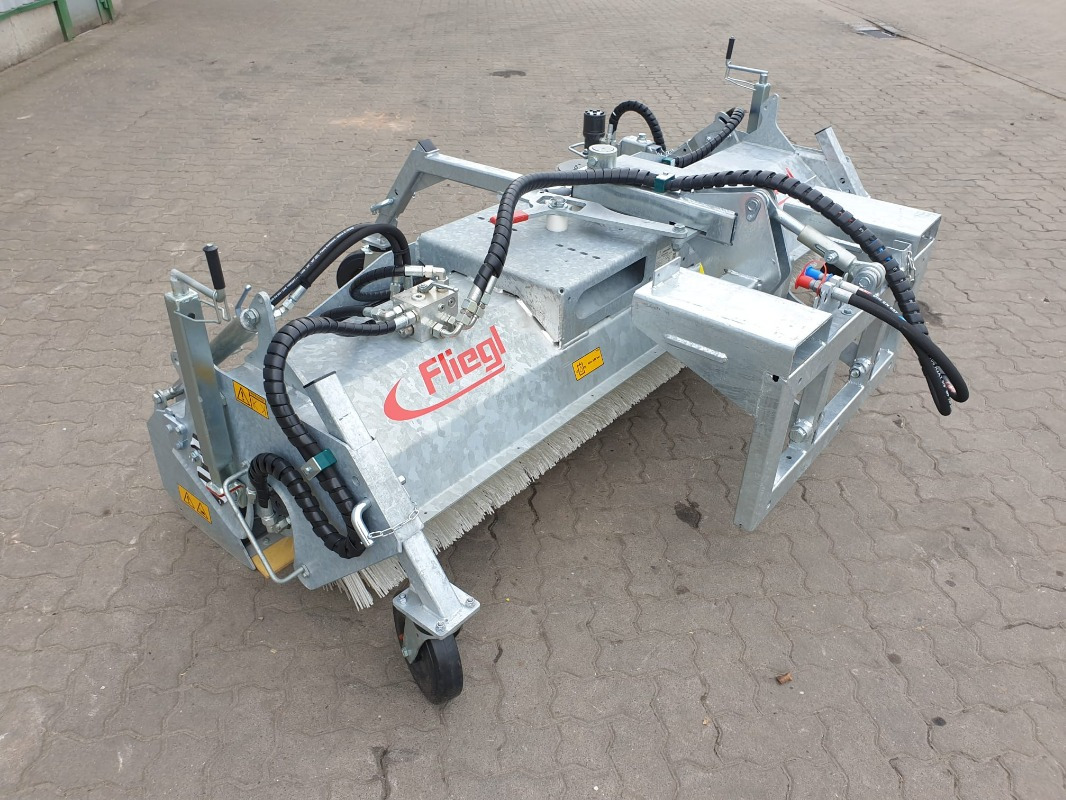 Fliegl KEHRMASCHINE TYP 500 - Kosilica: slika Fliegl KEHRMASCHINE TYP 500 - Kosilica Fliegl KEHRMASCHINE TYP 500 - Kosilica: slika Fliegl KEHRMASCHINE TYP 500 - Kosilica