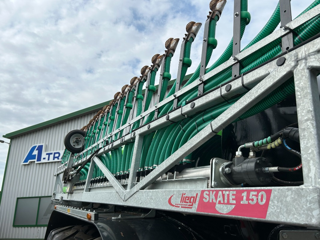 Fliegl VFW 18000 MAXX LINE PLUS - Oprema za gnojenje: slika Fliegl VFW 18000 MAXX LINE PLUS - Oprema za gnojenje Fliegl VFW 18000 MAXX LINE PLUS - Oprema za gnojenje: slika Fliegl VFW 18000 MAXX LINE PLUS - Oprema za gnojenje