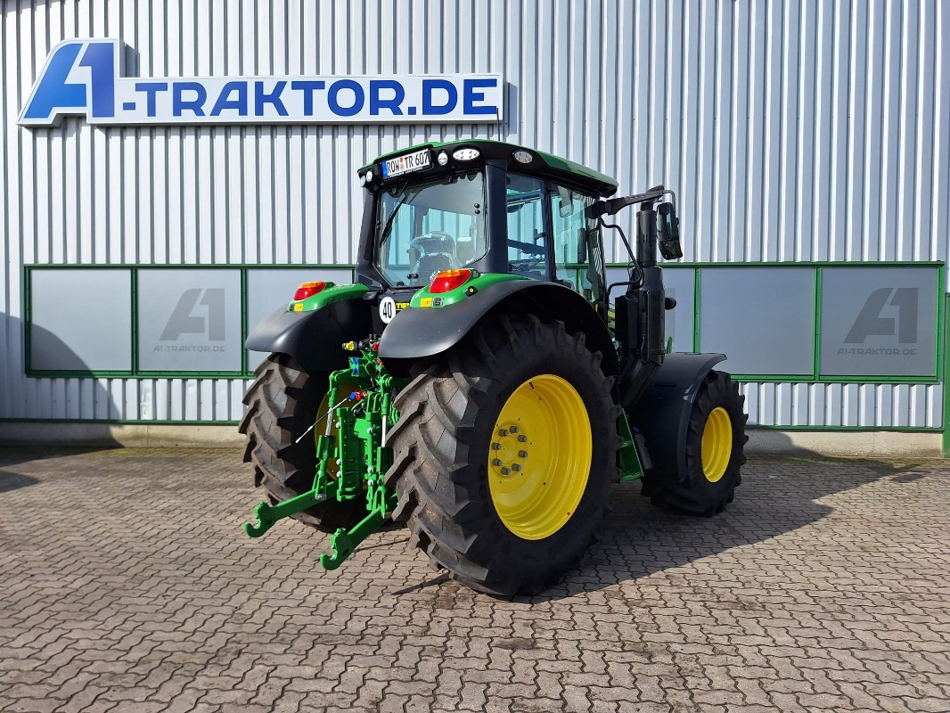 Traktor John Deere 6100M **MIETRÜCKLÄUFER**: slika Traktor John Deere 6100M **MIETRÜCKLÄUFER**