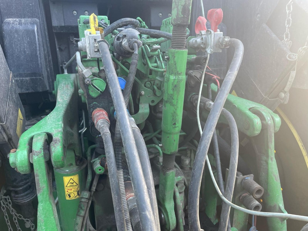 John Deere 6175M - Traktor: slika John Deere 6175M - Traktor John Deere 6175M - Traktor: slika John Deere 6175M - Traktor
