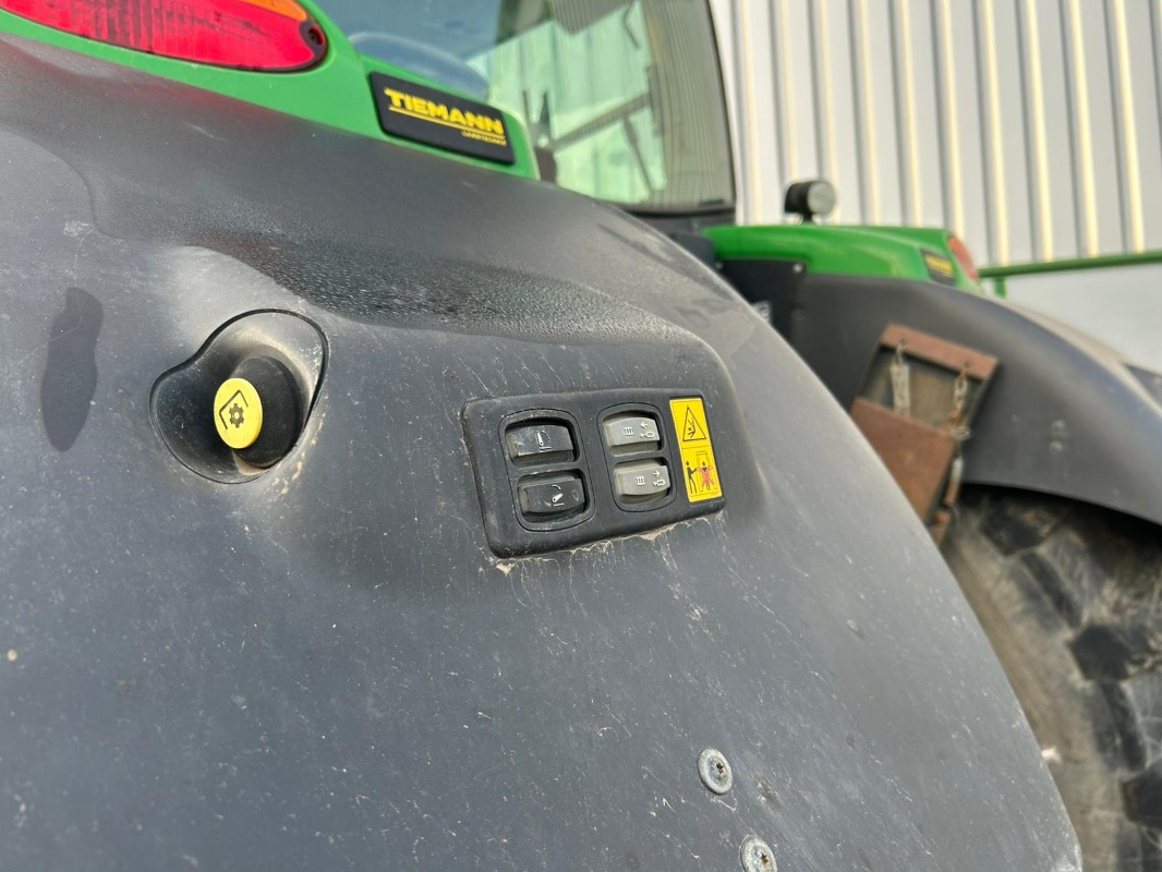 John Deere 6215R - Traktor: slika John Deere 6215R - Traktor John Deere 6215R - Traktor: slika John Deere 6215R - Traktor