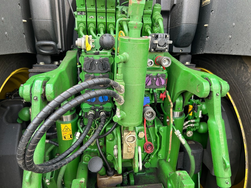 John Deere 6250R - Traktor: slika John Deere 6250R - Traktor John Deere 6250R - Traktor: slika John Deere 6250R - Traktor