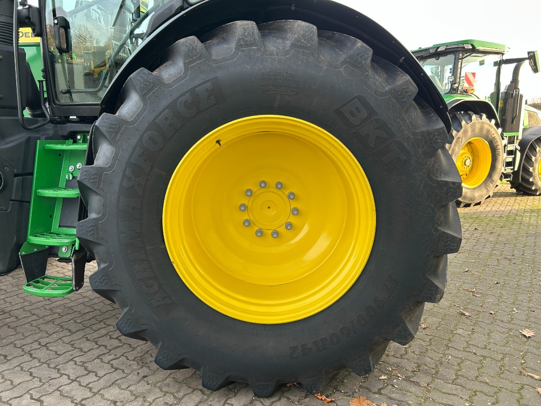 John Deere 6R 230 - Traktor: slika John Deere 6R 230 - Traktor John Deere 6R 230 - Traktor: slika John Deere 6R 230 - Traktor