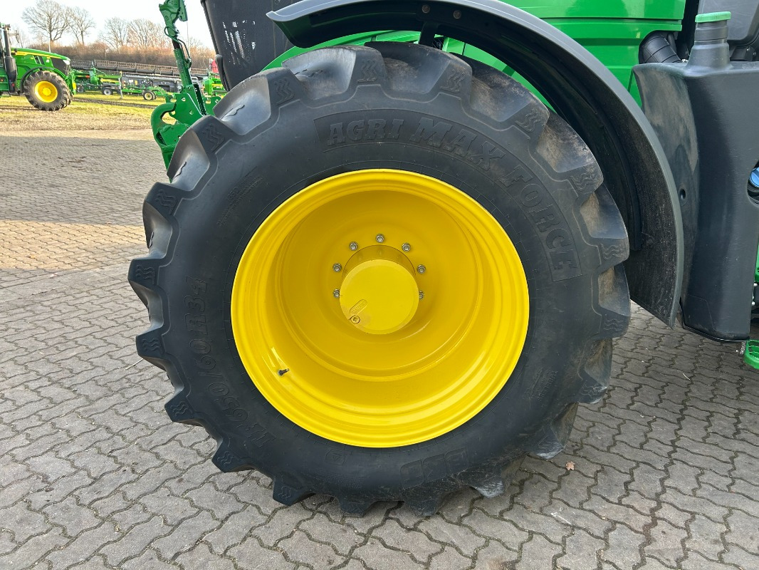 John Deere 6R 230 - Traktor: slika John Deere 6R 230 - Traktor John Deere 6R 230 - Traktor: slika John Deere 6R 230 - Traktor