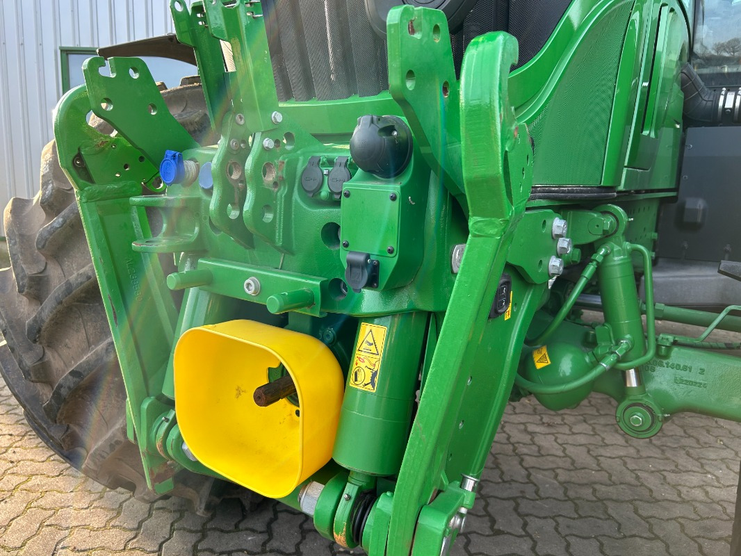 John Deere 6R 250 - Traktor: slika John Deere 6R 250 - Traktor John Deere 6R 250 - Traktor: slika John Deere 6R 250 - Traktor