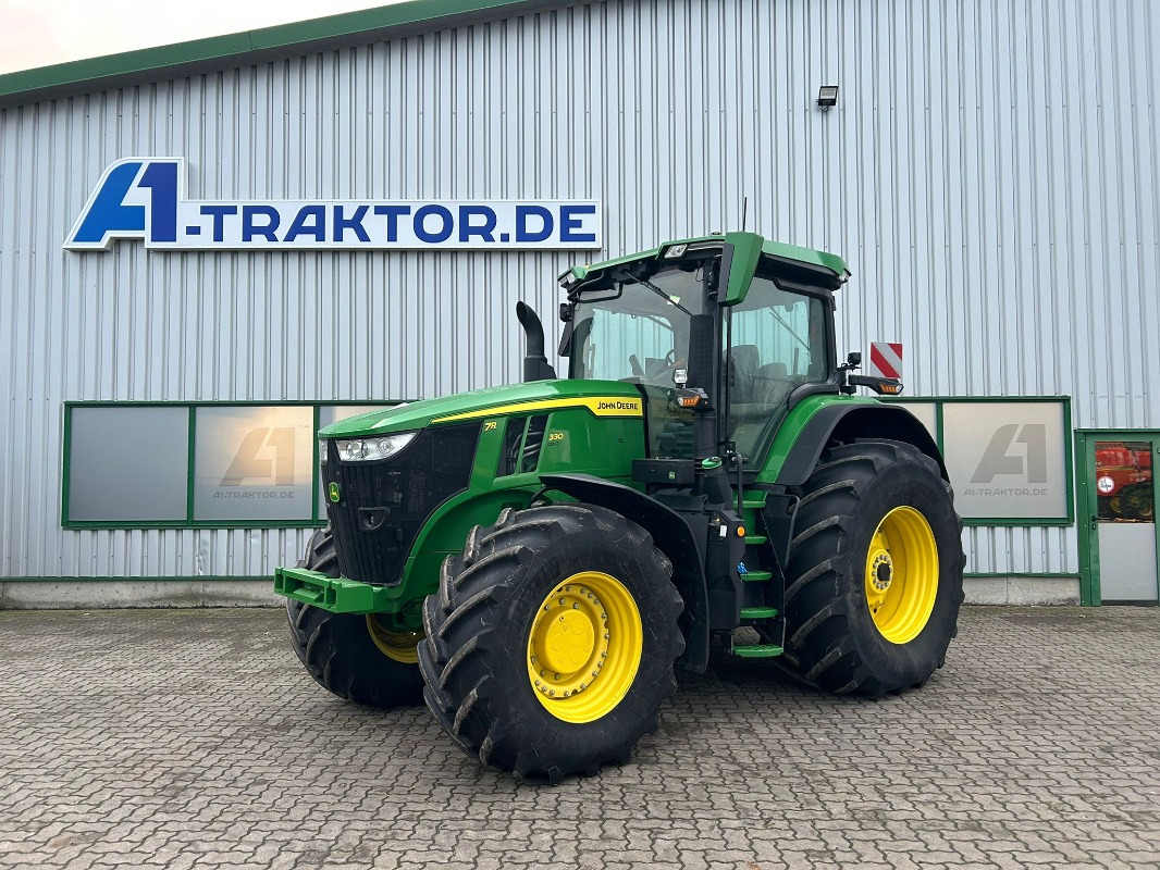 John Deere 7R 330 e23 - Traktor: slika John Deere 7R 330 e23 - Traktor John Deere 7R 330 e23 - Traktor: slika John Deere 7R 330 e23 - Traktor