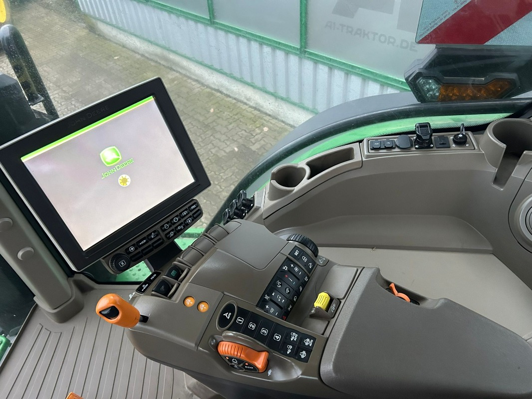 John Deere 7R 330 e23 - Traktor: slika John Deere 7R 330 e23 - Traktor John Deere 7R 330 e23 - Traktor: slika John Deere 7R 330 e23 - Traktor