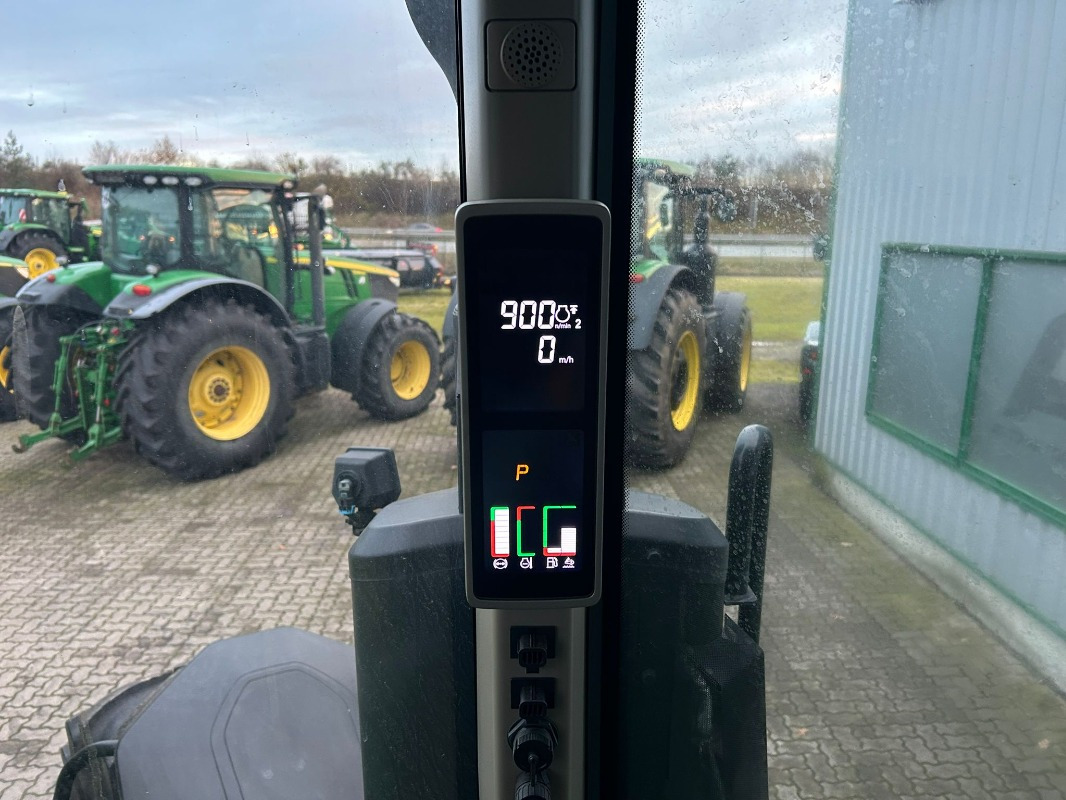 John Deere 7R 330 e23 - Traktor: slika John Deere 7R 330 e23 - Traktor John Deere 7R 330 e23 - Traktor: slika John Deere 7R 330 e23 - Traktor