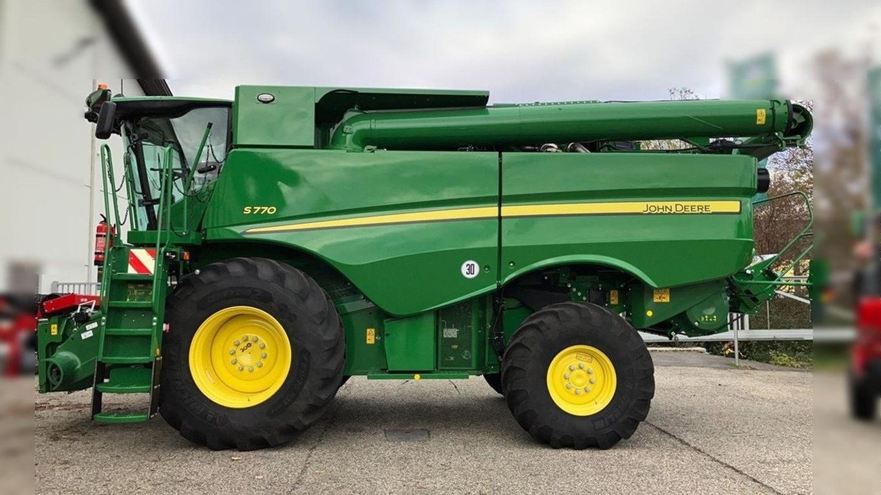 John Deere S770 - Kombajn za žetvu: slika John Deere S770 - Kombajn za žetvu John Deere S770 - Kombajn za žetvu: slika John Deere S770 - Kombajn za žetvu