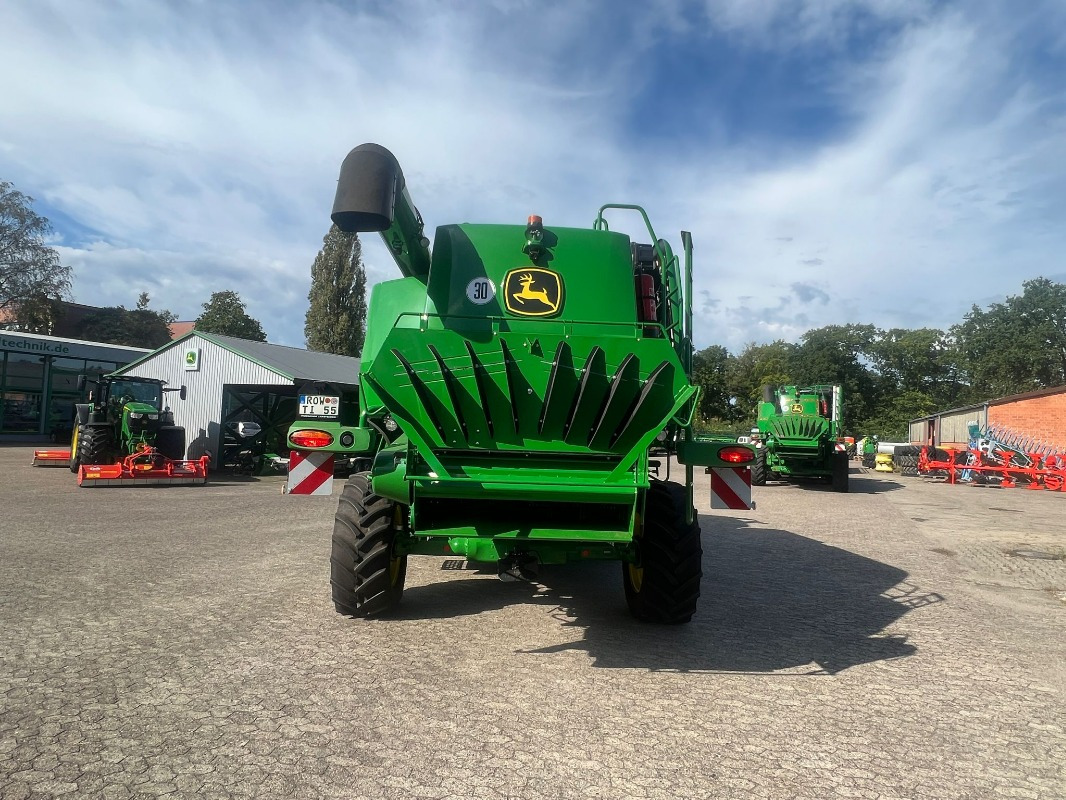 John Deere T560 - Kombajn za žetvu: slika John Deere T560 - Kombajn za žetvu John Deere T560 - Kombajn za žetvu: slika John Deere T560 - Kombajn za žetvu