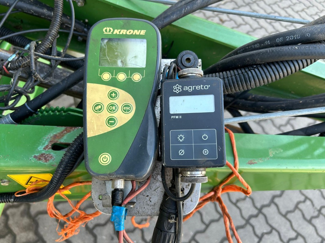 Zakup Krone Comprima V 180 XC Krone Comprima V 180 XC: slika Zakup Krone Comprima V 180 XC Krone Comprima V 180 XC