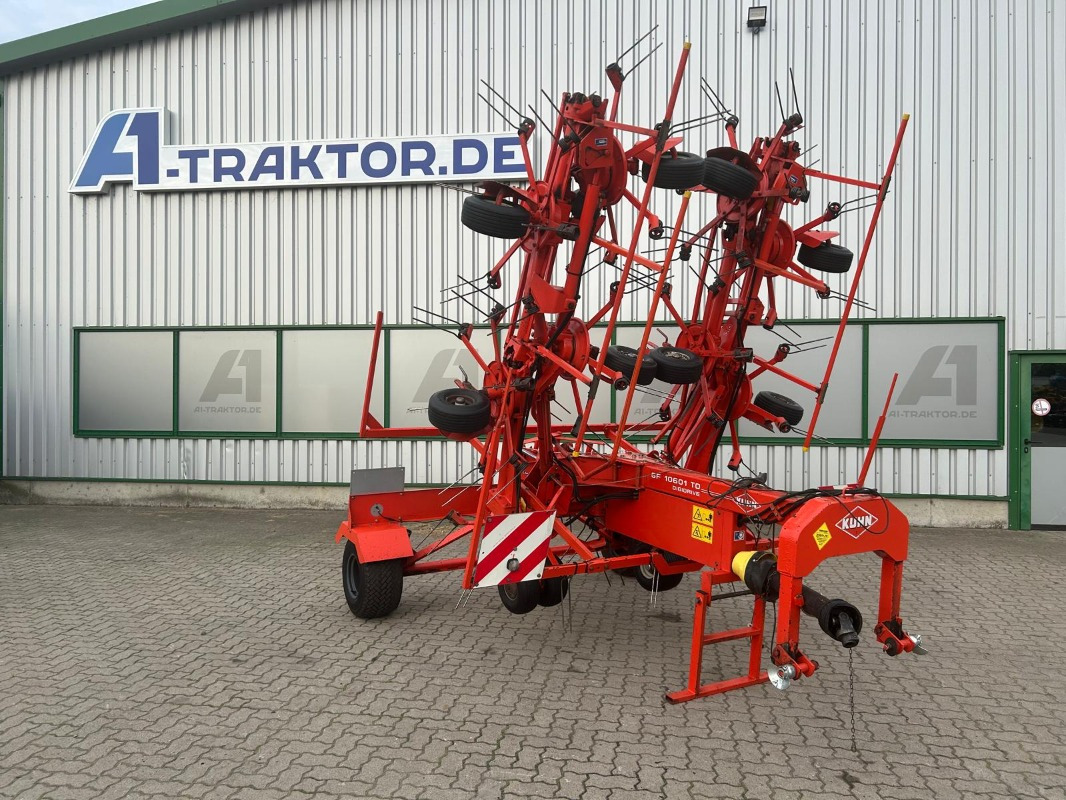 Kuhn GF 10601 TO - Prevrtač sijena/ Grabulje: slika Kuhn GF 10601 TO - Prevrtač sijena/ Grabulje Kuhn GF 10601 TO - Prevrtač sijena/ Grabulje: slika Kuhn GF 10601 TO - Prevrtač sijena/ Grabulje