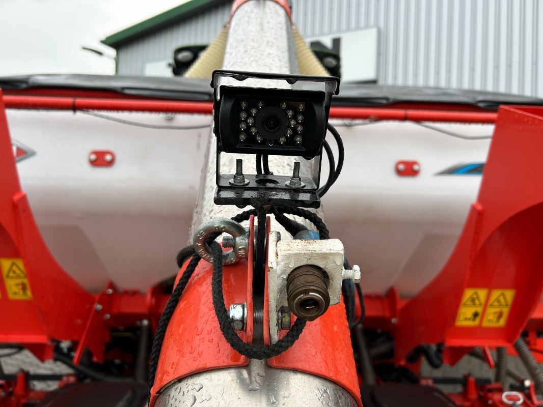 Kuhn MAXIMA 3 RT E - Oprema za sijanje: slika Kuhn MAXIMA 3 RT E - Oprema za sijanje Kuhn MAXIMA 3 RT E - Oprema za sijanje: slika Kuhn MAXIMA 3 RT E - Oprema za sijanje