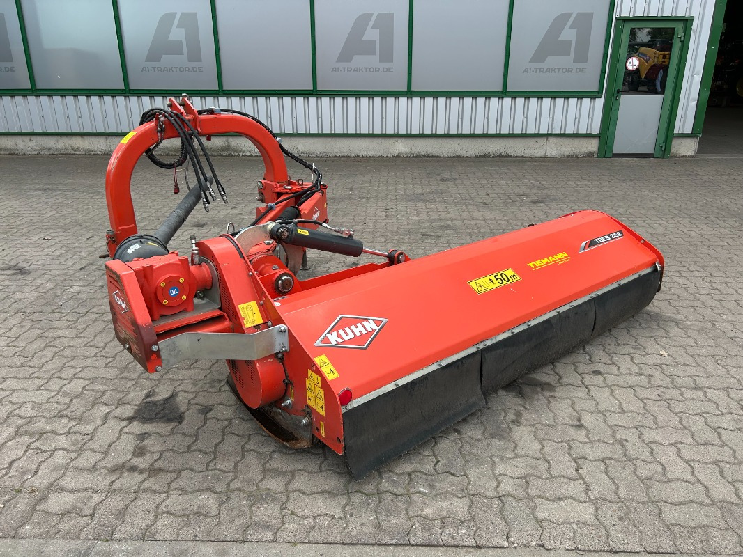 Kuhn TBES 262 - Malčer sa čekićima: slika Kuhn TBES 262 - Malčer sa čekićima Kuhn TBES 262 - Malčer sa čekićima: slika Kuhn TBES 262 - Malčer sa čekićima