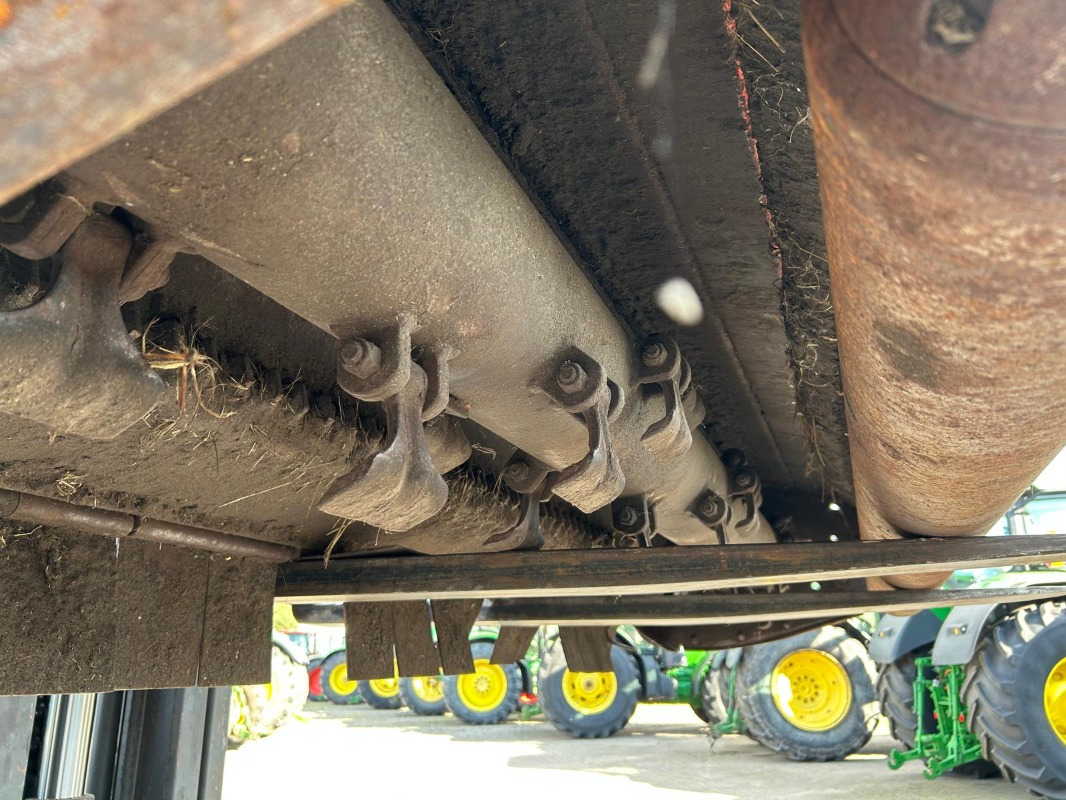 Kuhn VKM 280 - Malčer sa čekićima: slika Kuhn VKM 280 - Malčer sa čekićima Kuhn VKM 280 - Malčer sa čekićima: slika Kuhn VKM 280 - Malčer sa čekićima