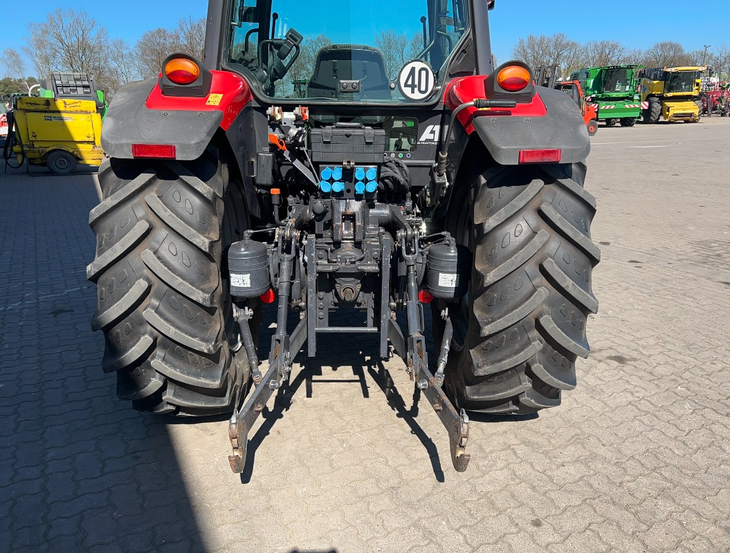 McCormick T 90 - Traktor: slika McCormick T 90 - Traktor McCormick T 90 - Traktor: slika McCormick T 90 - Traktor