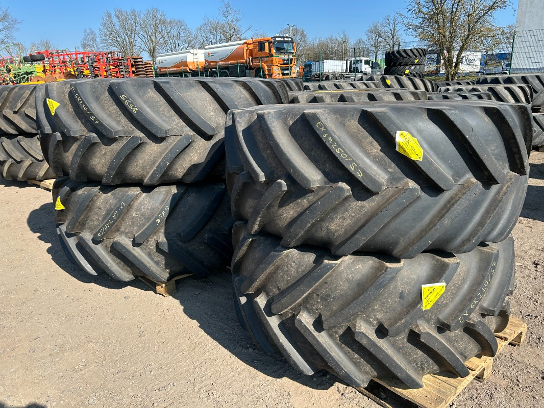 Michelin 710/70R42 und 600/70R30 Kompletträder - Guma za Poljoprivredni strojevi: slika Michelin 710/70R42 und 600/70R30 Kompletträder - Guma za Poljoprivredni strojevi Michelin 710/70R42 und 600/70R30 Kompletträder - Guma za Poljoprivredni strojevi: slika Michelin 710/70R42 und 600/70R30 Kompletträder - Guma za Poljoprivredni strojevi