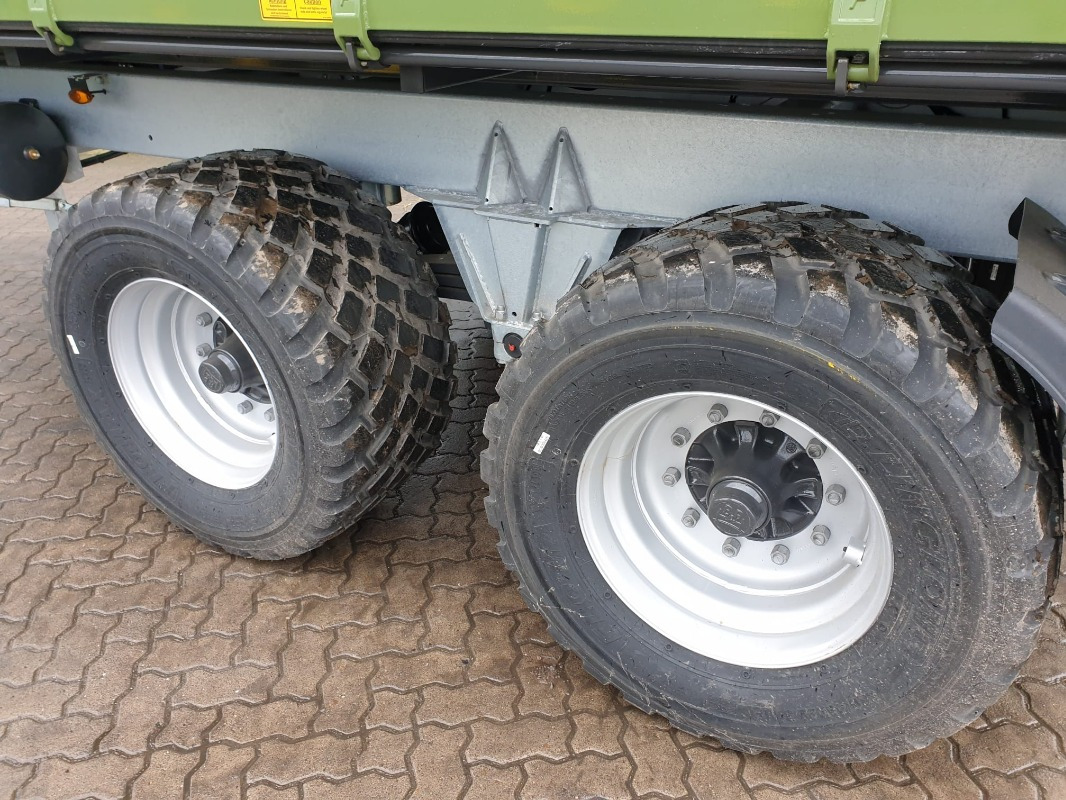 Fliegl TDK 200 FOX - Prikolica: slika Fliegl TDK 200 FOX - Prikolica Fliegl TDK 200 FOX - Prikolica: slika Fliegl TDK 200 FOX - Prikolica
