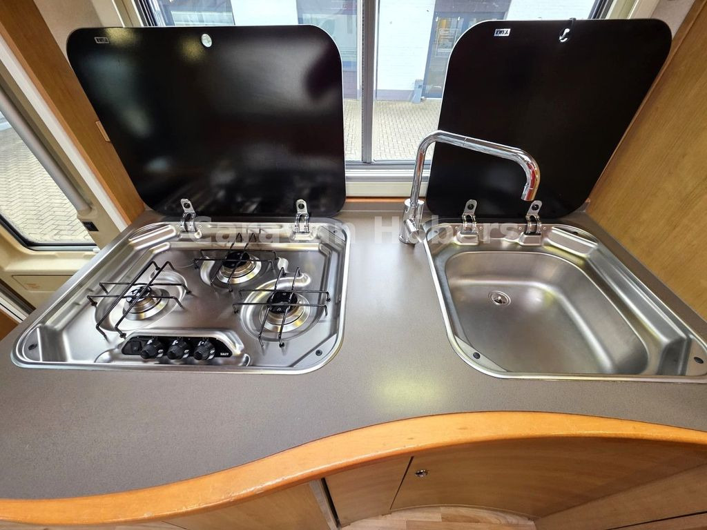 Eura Mobil Contura 660HB - Festbett - Solar - auto.Sat/TV - Poluintegrirani kamper: slika Eura Mobil Contura 660HB - Festbett - Solar - auto.Sat/TV - Poluintegrirani kamper Eura Mobil Contura 660HB - Festbett - Solar - auto.Sat/TV - Poluintegrirani kamper: slika Eura Mobil Contura 660HB - Festbett - Solar - auto.Sat/TV - Poluintegrirani kamper