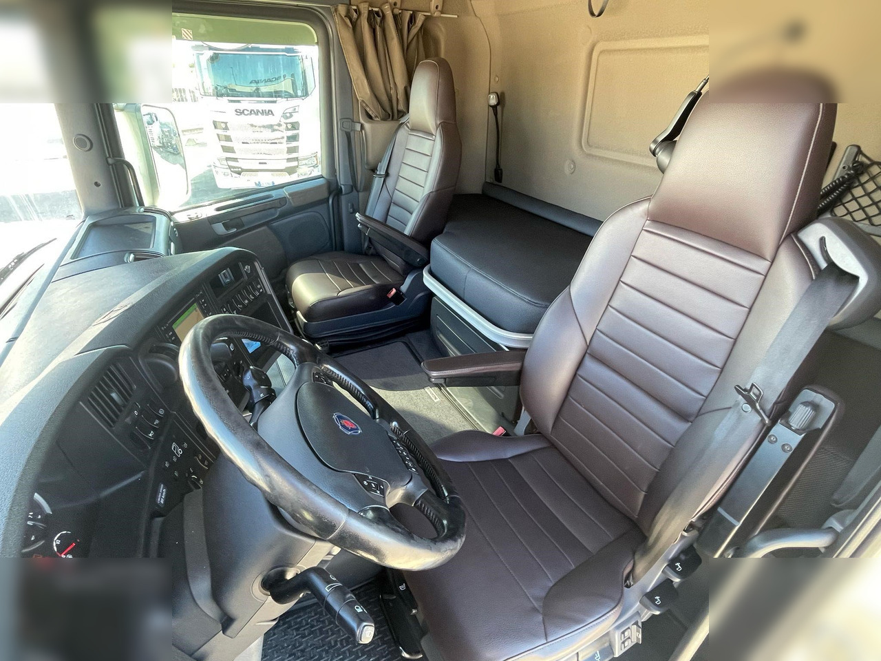 SCANIA R580 - Kamion-šasija: slika SCANIA R580 - Kamion-šasija SCANIA R580 - Kamion-šasija: slika SCANIA R580 - Kamion-šasija