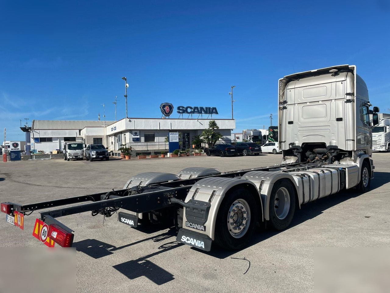 SCANIA R580 - Kamion-šasija: slika SCANIA R580 - Kamion-šasija SCANIA R580 - Kamion-šasija: slika SCANIA R580 - Kamion-šasija