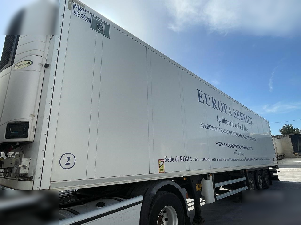 SCHMITZ CARGOBULL - Poluprikolica hladnjača: slika SCHMITZ CARGOBULL - Poluprikolica hladnjača SCHMITZ CARGOBULL - Poluprikolica hladnjača: slika SCHMITZ CARGOBULL - Poluprikolica hladnjača