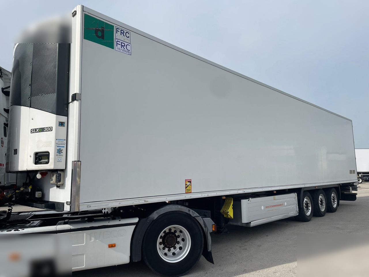 SCHMITZ - Poluprikolica hladnjača: slika SCHMITZ - Poluprikolica hladnjača SCHMITZ - Poluprikolica hladnjača: slika SCHMITZ - Poluprikolica hladnjača