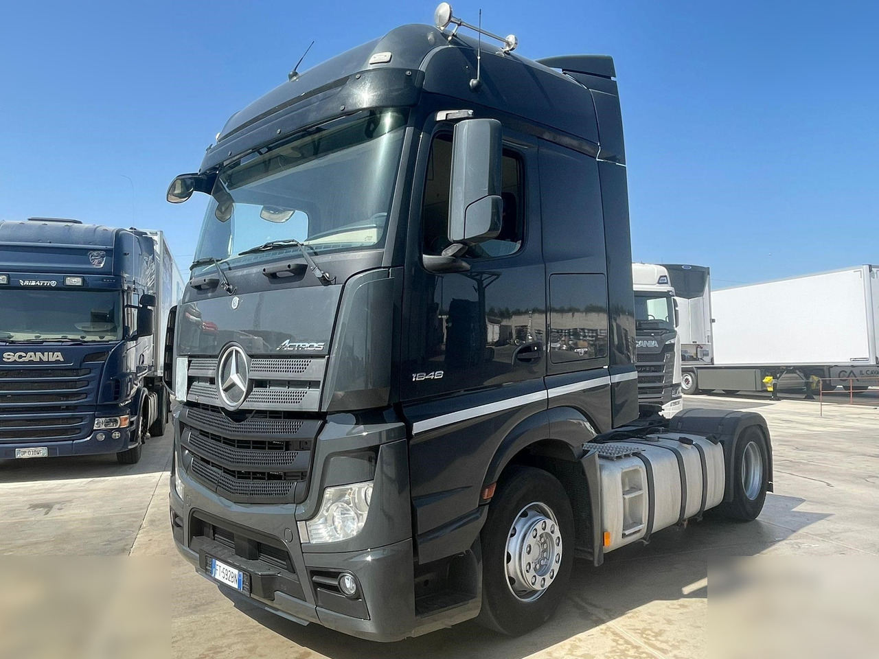 MERCEDES-BENZ ACTROS 1848 - Tegljač: slika MERCEDES-BENZ ACTROS 1848 - Tegljač MERCEDES-BENZ ACTROS 1848 - Tegljač: slika MERCEDES-BENZ ACTROS 1848 - Tegljač