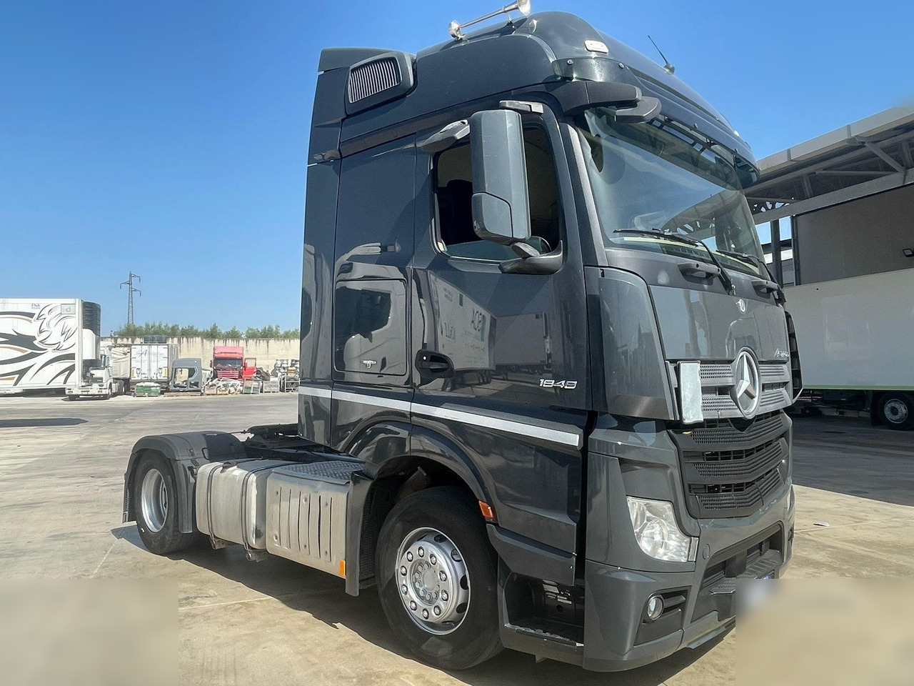 MERCEDES-BENZ ACTROS 1848 - Tegljač: slika MERCEDES-BENZ ACTROS 1848 - Tegljač MERCEDES-BENZ ACTROS 1848 - Tegljač: slika MERCEDES-BENZ ACTROS 1848 - Tegljač