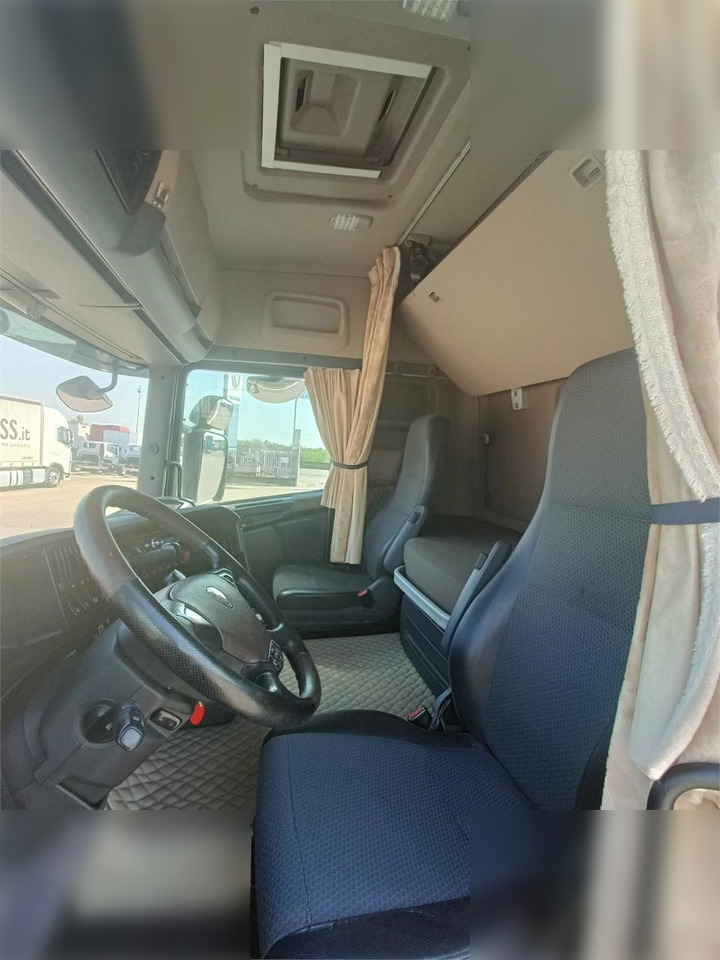 SCANIA R490 - Tegljač: slika SCANIA R490 - Tegljač SCANIA R490 - Tegljač: slika SCANIA R490 - Tegljač