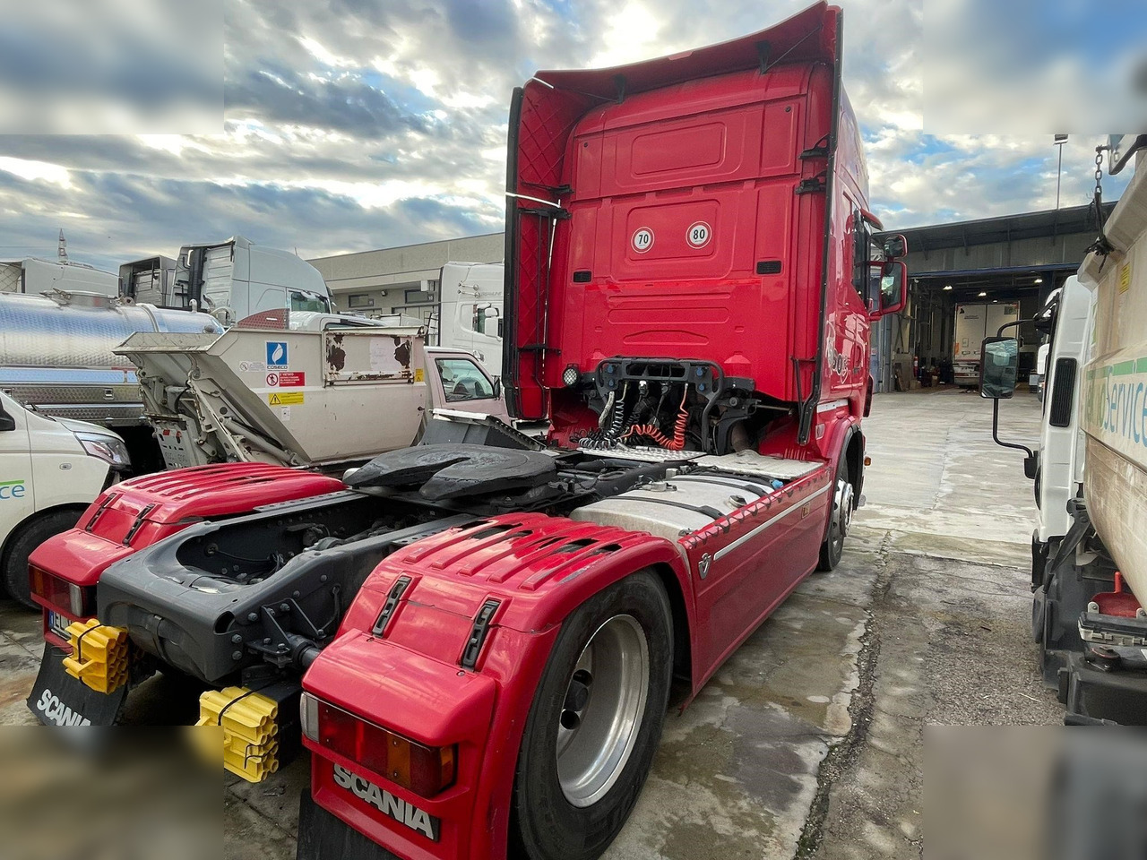 SCANIA R560 - Tegljač: slika SCANIA R560 - Tegljač SCANIA R560 - Tegljač: slika SCANIA R560 - Tegljač