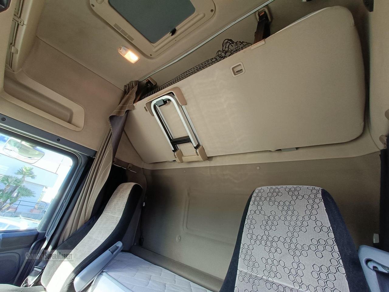 Tegljač SCANIA R580: slika Tegljač SCANIA R580