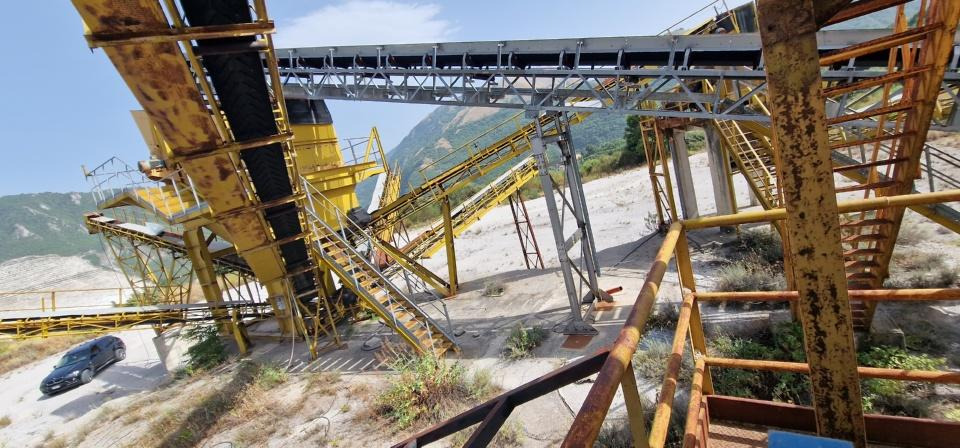 200 t 4 Decksiebmaschine mit prallbrecher - Screener: slika 200 t 4 Decksiebmaschine mit prallbrecher - Screener 200 t 4 Decksiebmaschine mit prallbrecher - Screener: slika 200 t 4 Decksiebmaschine mit prallbrecher - Screener