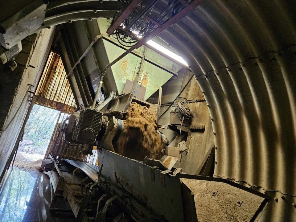 Aufgabetrichter ca. 70m³ - Građevinski strojevi: slika Aufgabetrichter ca. 70m³ - Građevinski strojevi Aufgabetrichter ca. 70m³ - Građevinski strojevi: slika Aufgabetrichter ca. 70m³ - Građevinski strojevi