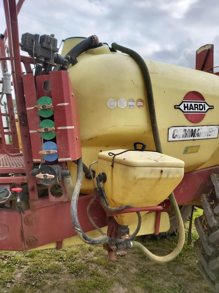 Hardi Commander 4200 - Vučena prskalica: slika Hardi Commander 4200 - Vučena prskalica Hardi Commander 4200 - Vučena prskalica: slika Hardi Commander 4200 - Vučena prskalica