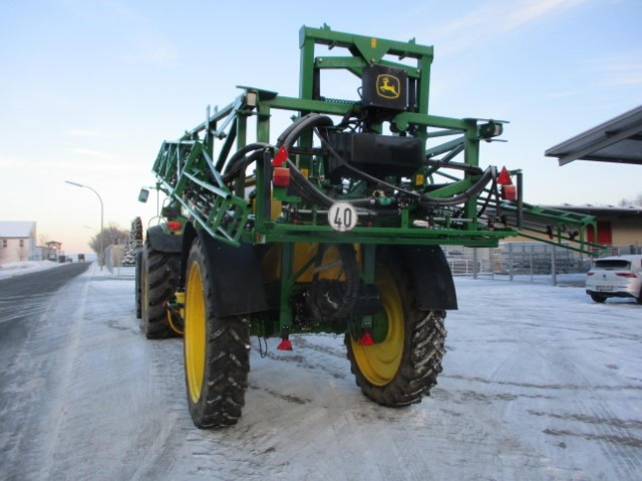 John Deere 732 - Vučena prskalica: slika John Deere 732 - Vučena prskalica John Deere 732 - Vučena prskalica: slika John Deere 732 - Vučena prskalica