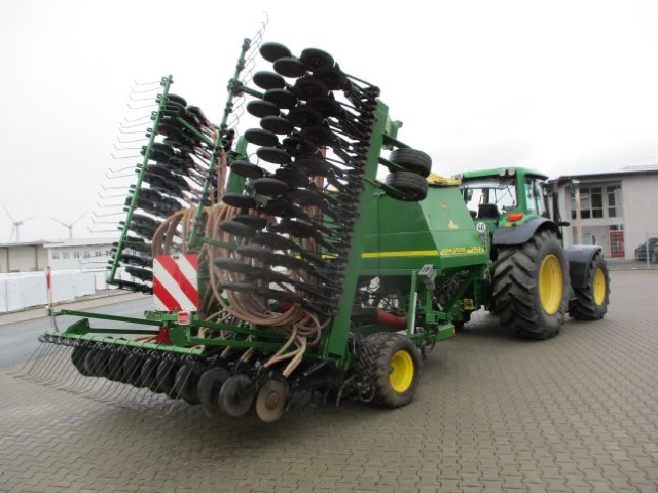 John Deere 740 A Isobus - Sijačica: slika John Deere 740 A Isobus - Sijačica John Deere 740 A Isobus - Sijačica: slika John Deere 740 A Isobus - Sijačica