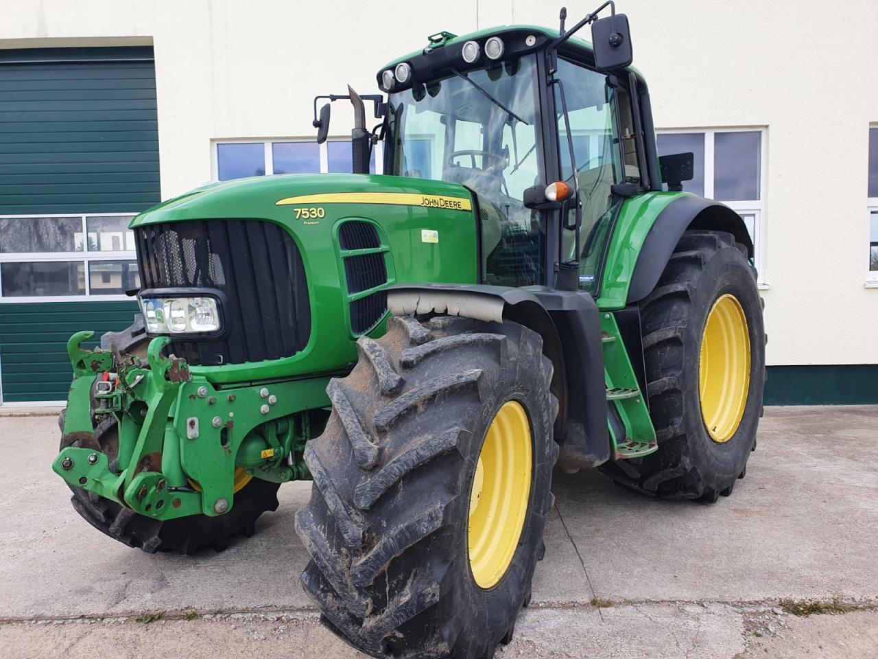 John Deere 7530 Premium - Traktor: slika John Deere 7530 Premium - Traktor John Deere 7530 Premium - Traktor: slika John Deere 7530 Premium - Traktor