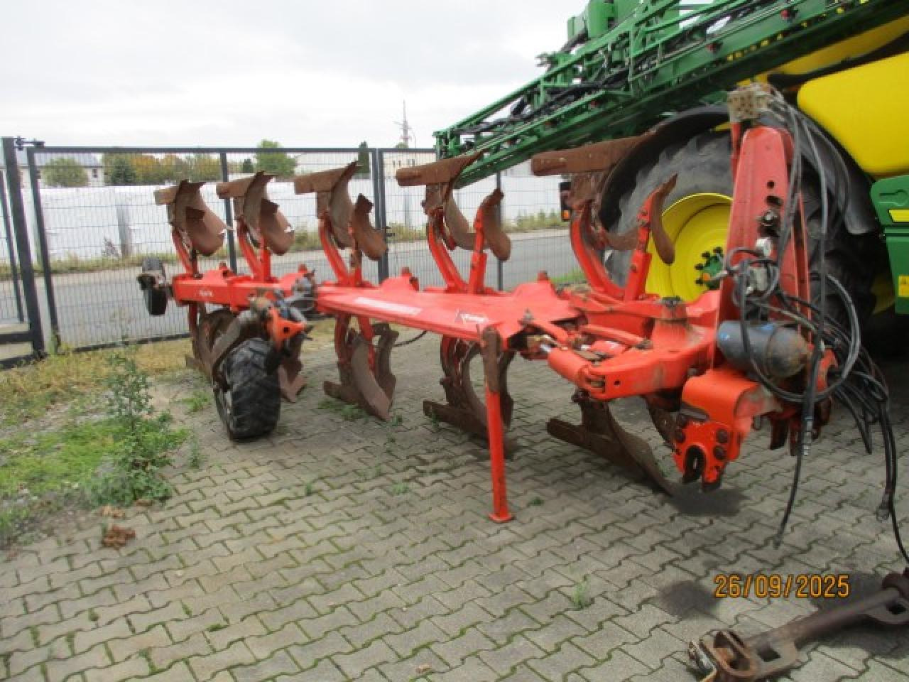 Kuhn Varimaster 152 NSH - Plug: slika Kuhn Varimaster 152 NSH - Plug Kuhn Varimaster 152 NSH - Plug: slika Kuhn Varimaster 152 NSH - Plug