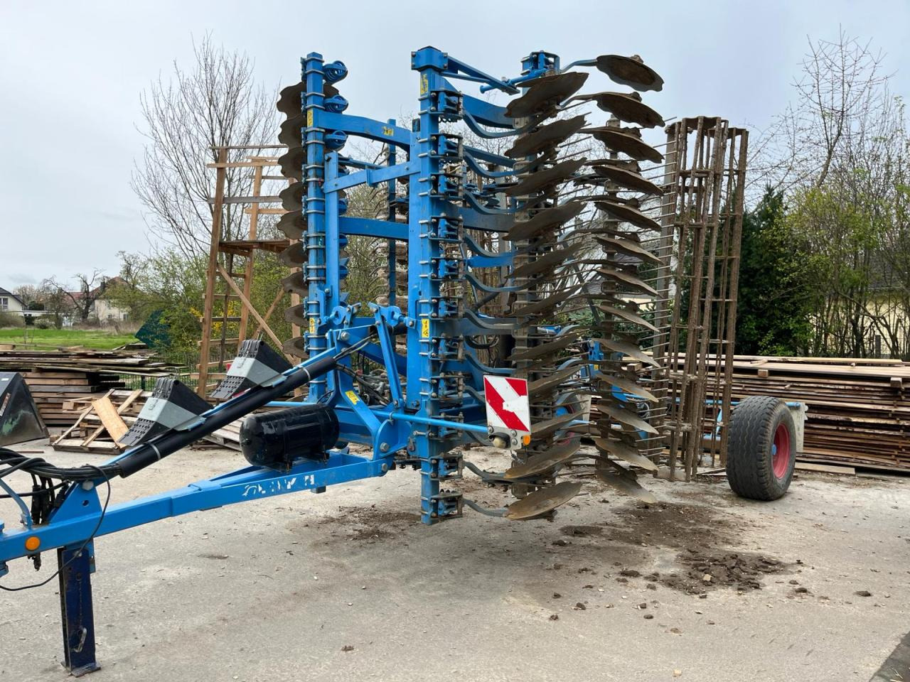 Lemken Rubin 9/600KÜ A - Tanjurača: slika Lemken Rubin 9/600KÜ A - Tanjurača Lemken Rubin 9/600KÜ A - Tanjurača: slika Lemken Rubin 9/600KÜ A - Tanjurača