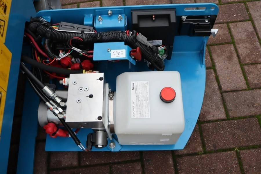 Genie GS1330M All-Electric DC Drive, 5.9m Working Height - Škarasta podizna platforma: slika Genie GS1330M All-Electric DC Drive, 5.9m Working Height - Škarasta podizna platforma Genie GS1330M All-Electric DC Drive, 5.9m Working Height - Škarasta podizna platforma: slika Genie GS1330M All-Electric DC Drive, 5.9m Working Height - Škarasta podizna platforma
