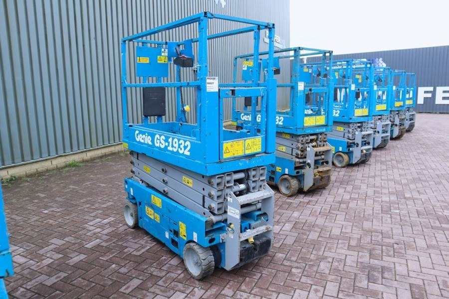 Genie GS1932 Electric, Working Height 7.8 m, 227kg Capac - Škarasta podizna platforma: slika Genie GS1932 Electric, Working Height 7.8 m, 227kg Capac - Škarasta podizna platforma Genie GS1932 Electric, Working Height 7.8 m, 227kg Capac - Škarasta podizna platforma: slika Genie GS1932 Electric, Working Height 7.8 m, 227kg Capac - Škarasta podizna platforma