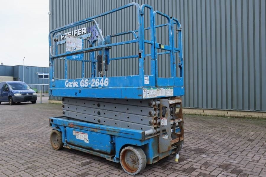 Škarasta podizna platforma Genie GS2646 Electric, Working Height 9.80m, Capacity 45: slika Škarasta podizna platforma Genie GS2646 Electric, Working Height 9.80m, Capacity 45