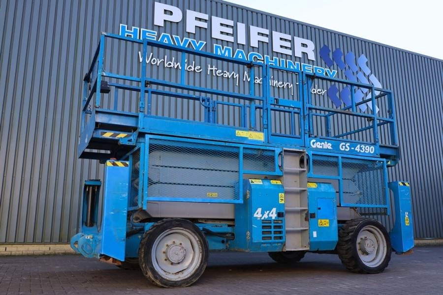 Genie GS4390 Diesel, 4x4 Drive, 15m Working Height, 680k - Škarasta podizna platforma: slika Genie GS4390 Diesel, 4x4 Drive, 15m Working Height, 680k - Škarasta podizna platforma Genie GS4390 Diesel, 4x4 Drive, 15m Working Height, 680k - Škarasta podizna platforma: slika Genie GS4390 Diesel, 4x4 Drive, 15m Working Height, 680k - Škarasta podizna platforma