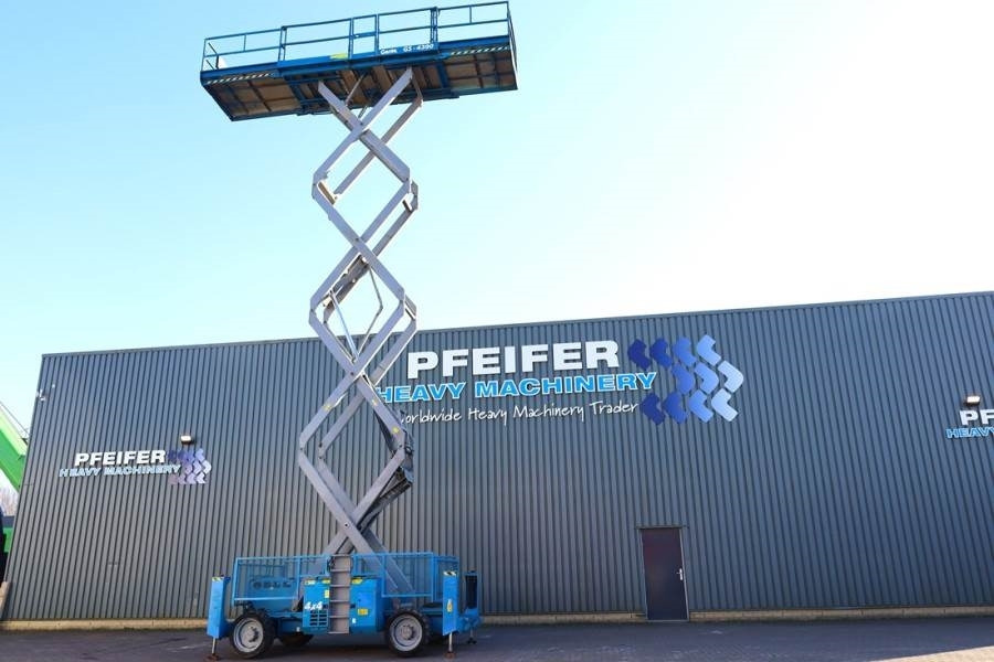 Genie GS4390 Diesel, 4x4 Drive, 15m Working Height, 680k - Škarasta podizna platforma: slika Genie GS4390 Diesel, 4x4 Drive, 15m Working Height, 680k - Škarasta podizna platforma Genie GS4390 Diesel, 4x4 Drive, 15m Working Height, 680k - Škarasta podizna platforma: slika Genie GS4390 Diesel, 4x4 Drive, 15m Working Height, 680k - Škarasta podizna platforma