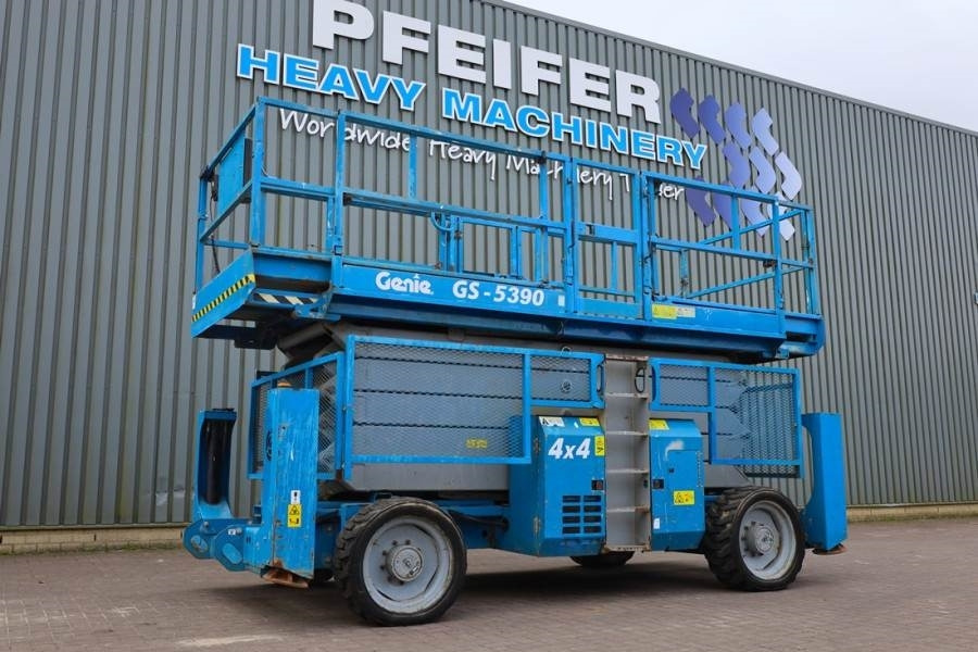 Genie GS5390 Diesel, 4x4 Drive, 18.15m Working Height, 6 - Škarasta podizna platforma: slika Genie GS5390 Diesel, 4x4 Drive, 18.15m Working Height, 6 - Škarasta podizna platforma Genie GS5390 Diesel, 4x4 Drive, 18.15m Working Height, 6 - Škarasta podizna platforma: slika Genie GS5390 Diesel, 4x4 Drive, 18.15m Working Height, 6 - Škarasta podizna platforma