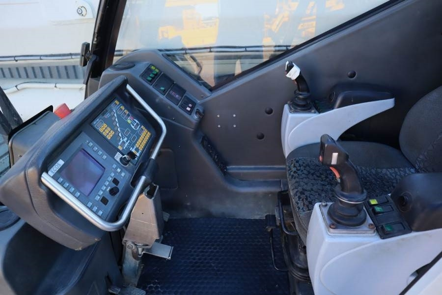 Grove GMK3055 Diesel, 6x6x6, 55t Capacity, 43m Main Boom - Autodizalica za sve terene: slika Grove GMK3055 Diesel, 6x6x6, 55t Capacity, 43m Main Boom - Autodizalica za sve terene Grove GMK3055 Diesel, 6x6x6, 55t Capacity, 43m Main Boom - Autodizalica za sve terene: slika Grove GMK3055 Diesel, 6x6x6, 55t Capacity, 43m Main Boom - Autodizalica za sve terene