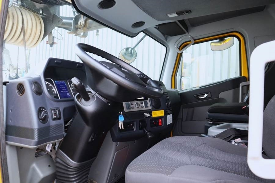 Grove GMK5250XL-1 Available Immediately, Dutch Registrat - Autodizalica za sve terene: slika Grove GMK5250XL-1 Available Immediately, Dutch Registrat - Autodizalica za sve terene Grove GMK5250XL-1 Available Immediately, Dutch Registrat - Autodizalica za sve terene: slika Grove GMK5250XL-1 Available Immediately, Dutch Registrat - Autodizalica za sve terene